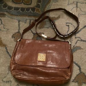 Tory Burch cross body in tan